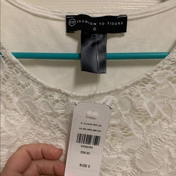 NWT Fashion to Figure Top. Size XL - Picture 4 of 7